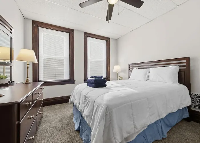 Comfortable - 2 Bedroom Easy Access * Pittsburgh