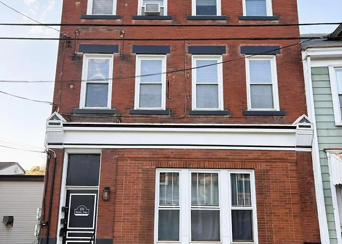 Comfortable - 2 Bedroom Easy Access