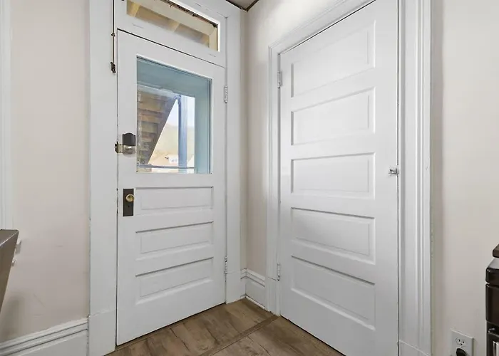 Comfortable - 2 Bedroom Easy Access Apartamento