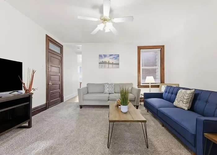 Comfortable - 2 Bedroom Easy Access