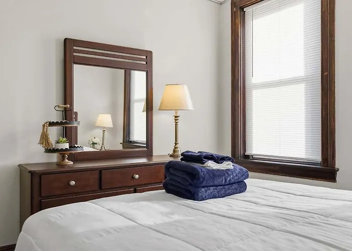 Comfortable - 2 Bedroom Easy Access * Pittsburgh